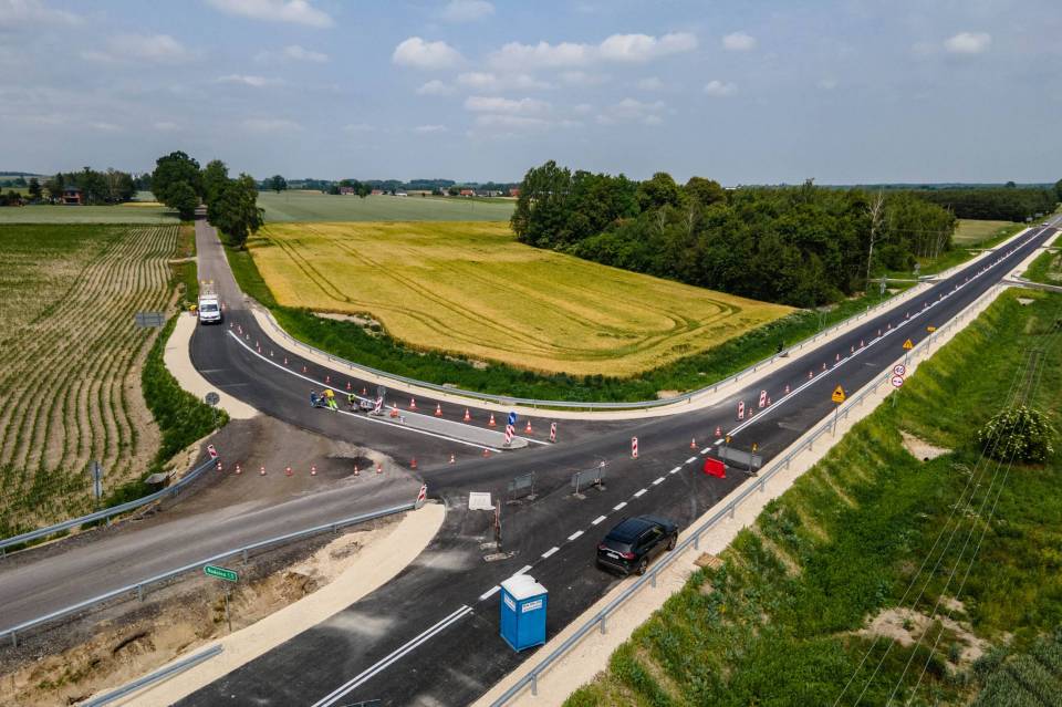 Kończą się prace na trasie ułatwiającej dojazd do autostrady A2
